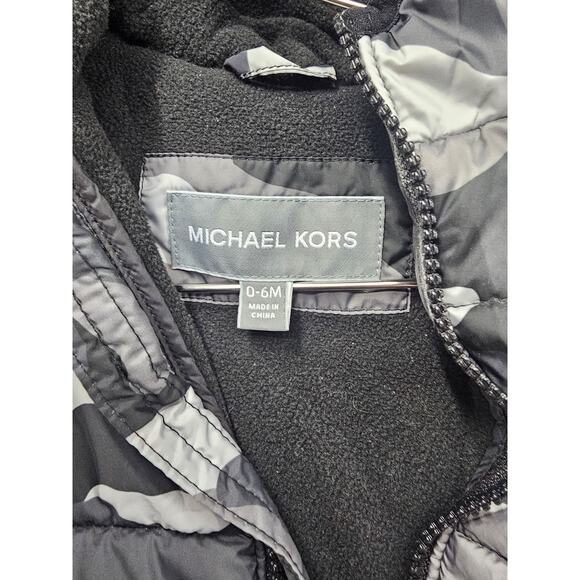 MICHAEL KORS 0-6 MONTHS SNOW SUIT - Picture 5 of 7
